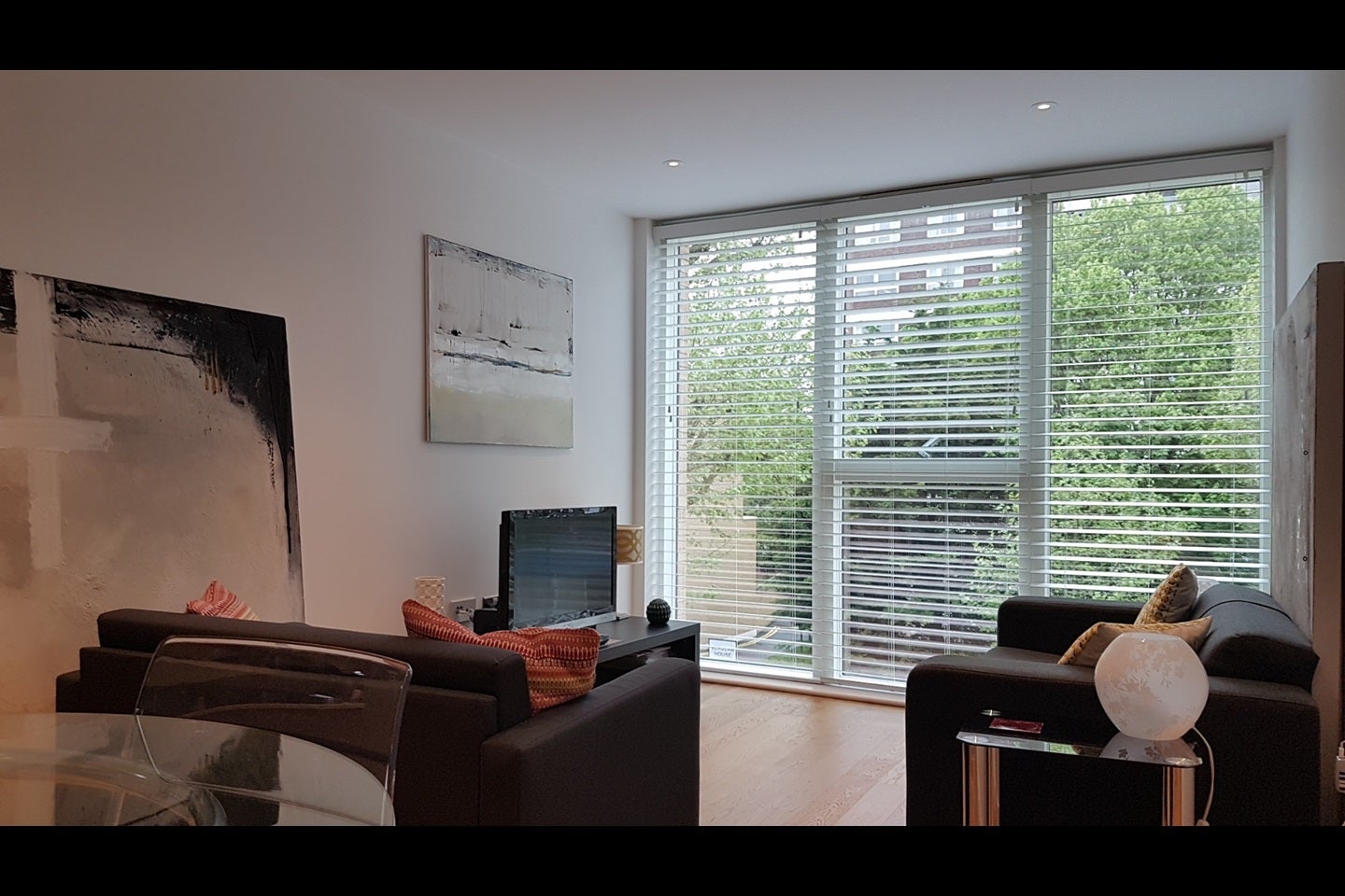 Flat Goldhawk Road in Greater London