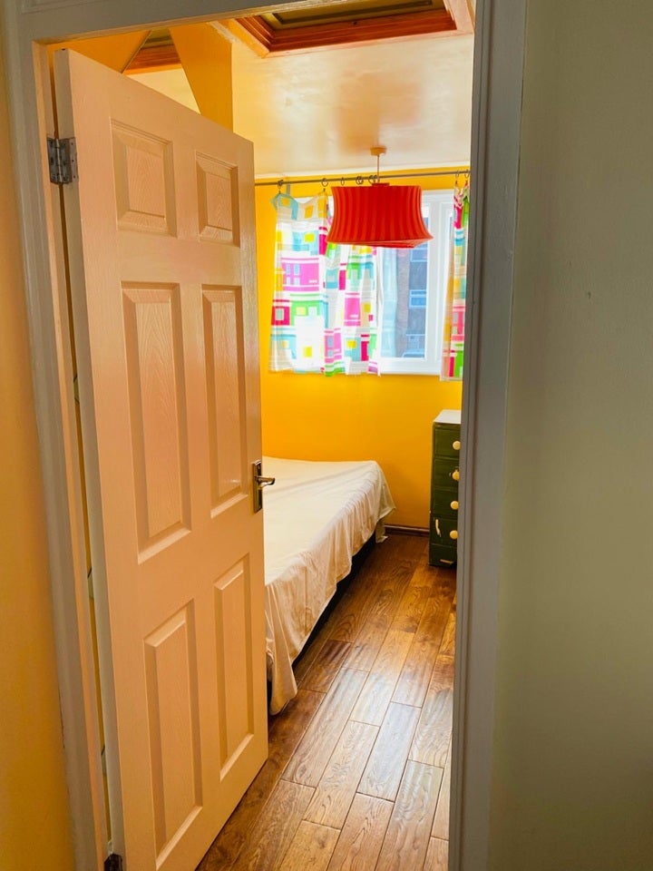 Room Waleys Close in Luton