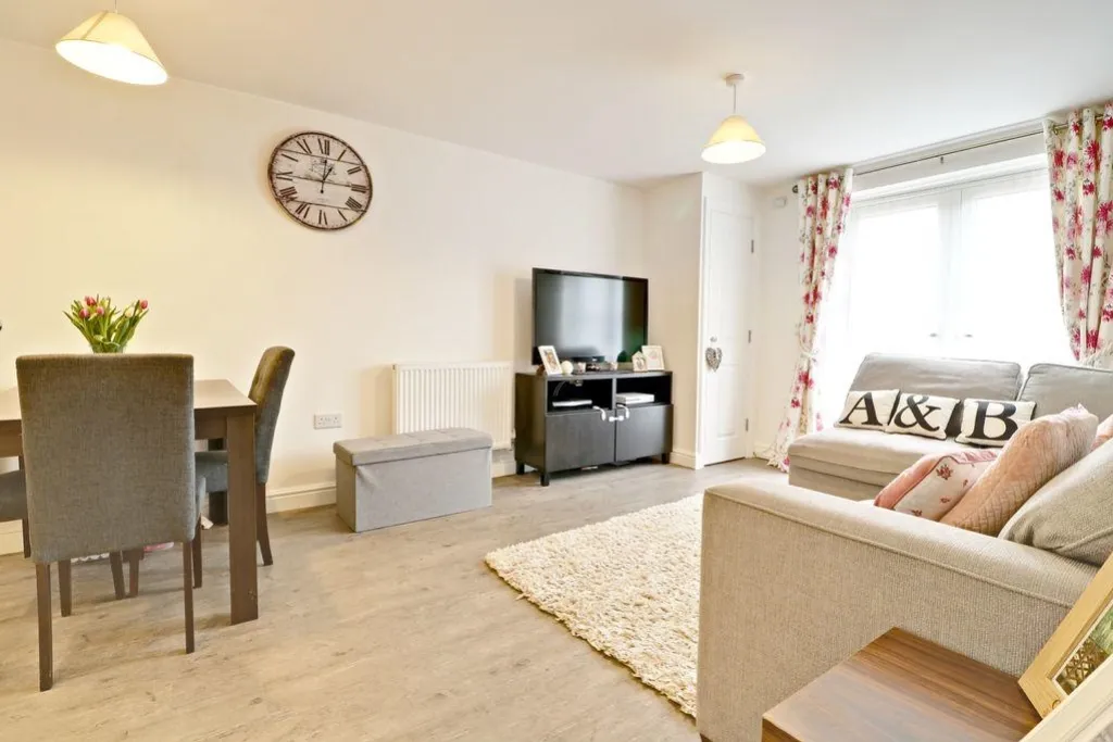 Flat Nightingale Gardens in Basingstoke and Deane