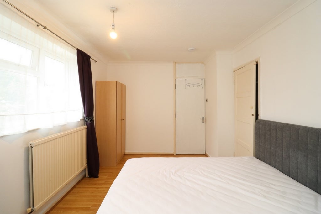 Room Globe Road in Greater London
