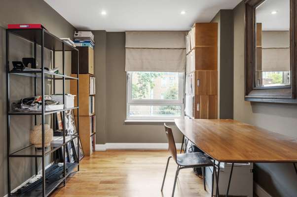 Flat Baltic Street West in Greater London