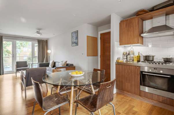 Flat Baltic Street West in Greater London