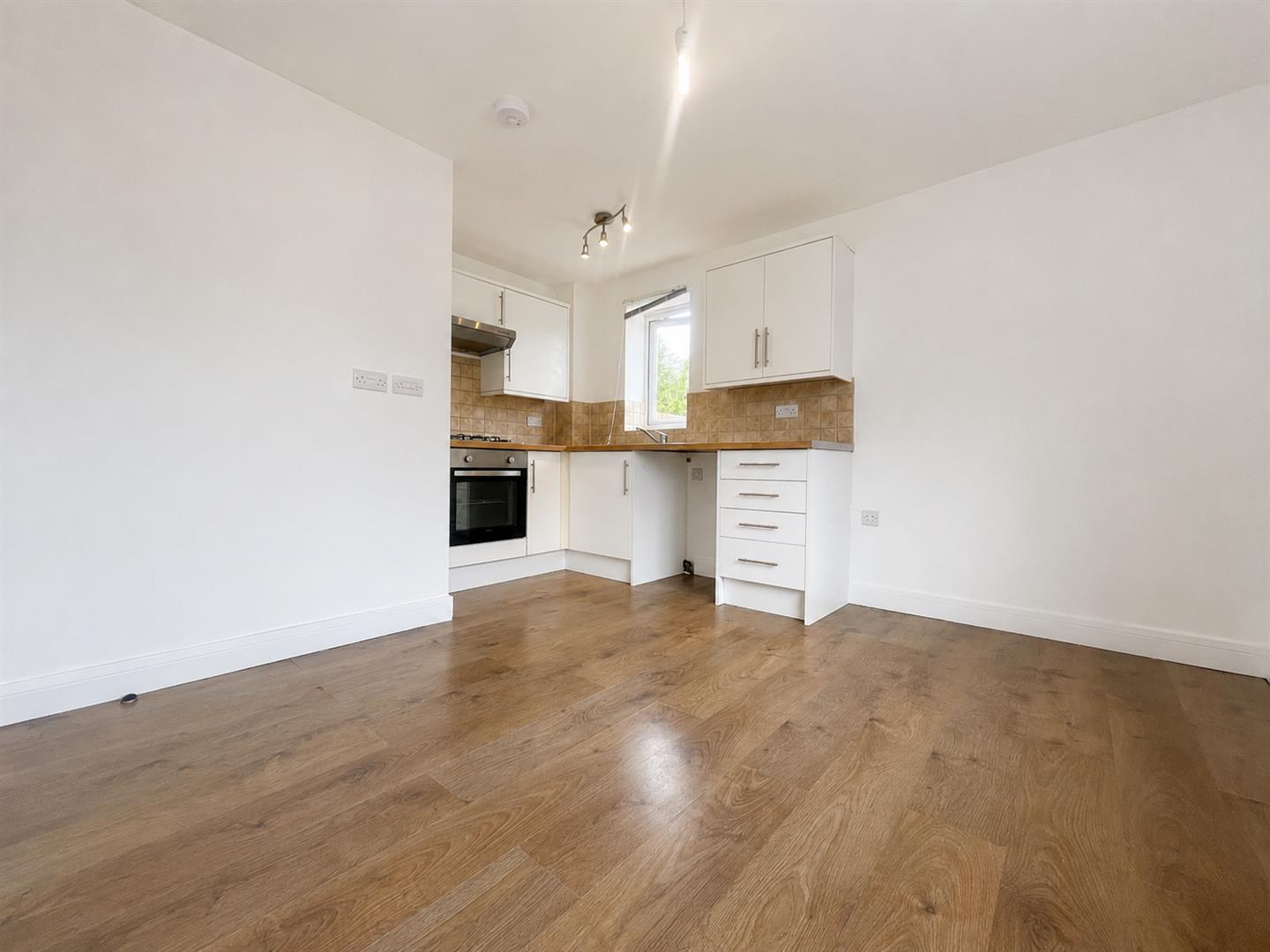 Flat Webster Road in Rainham