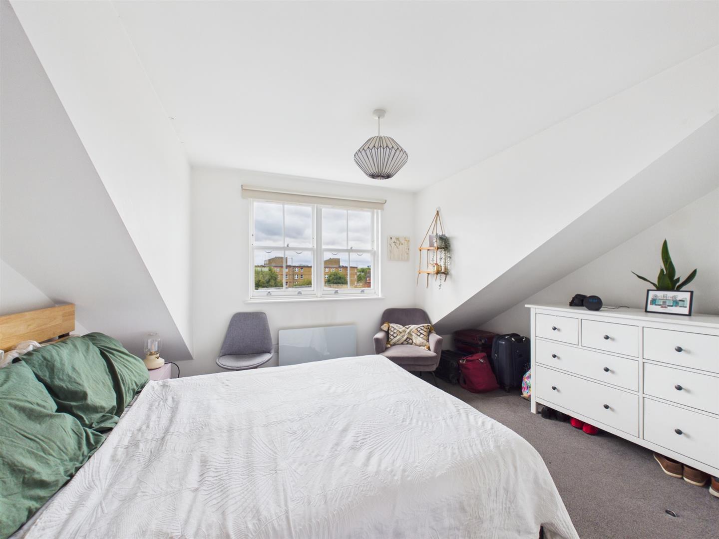 Flat Hackney Road in Greater London