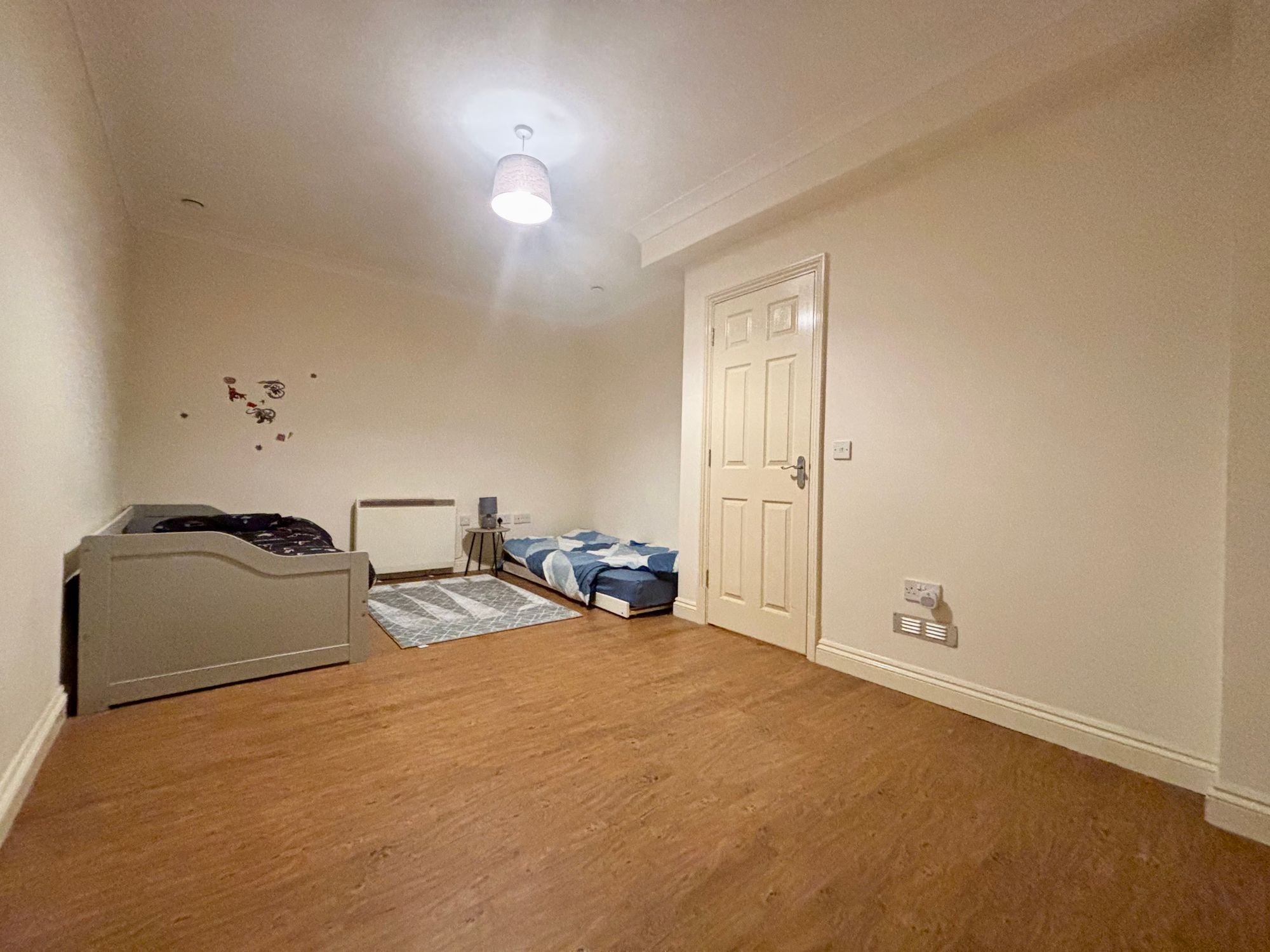 Flat Croix Court in Royston