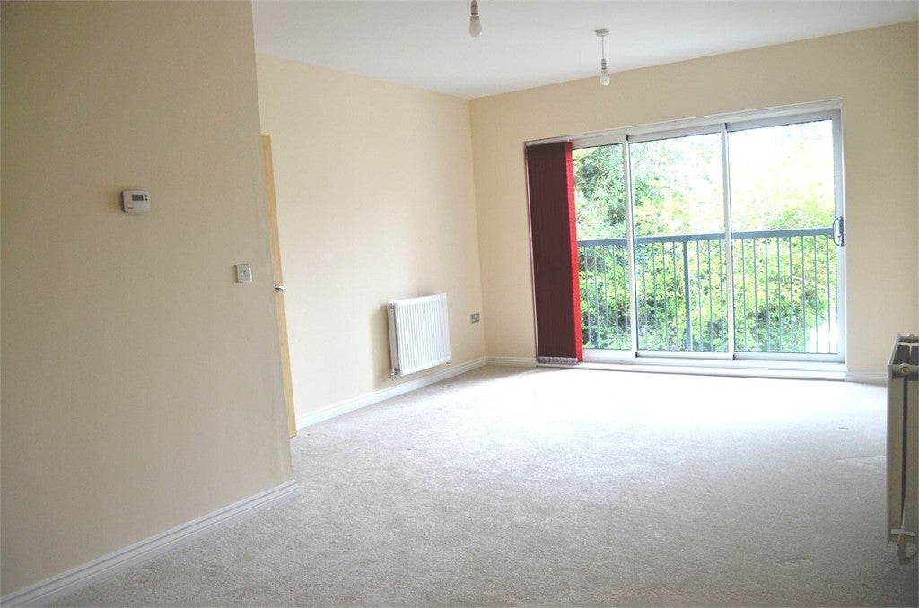 Flat Nicholson Drive in Birmingham