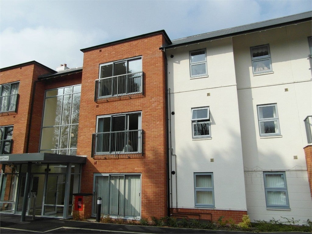 Flat Nicholson Drive in Birmingham