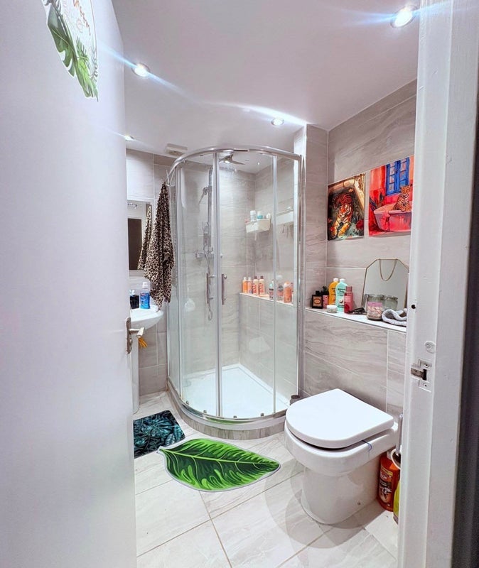 Room Carey Gardens in Greater London