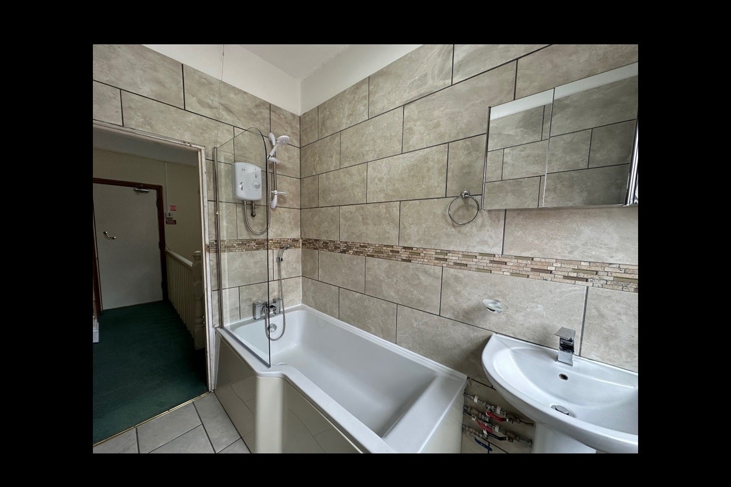 Room Hathersage Road in Manchester