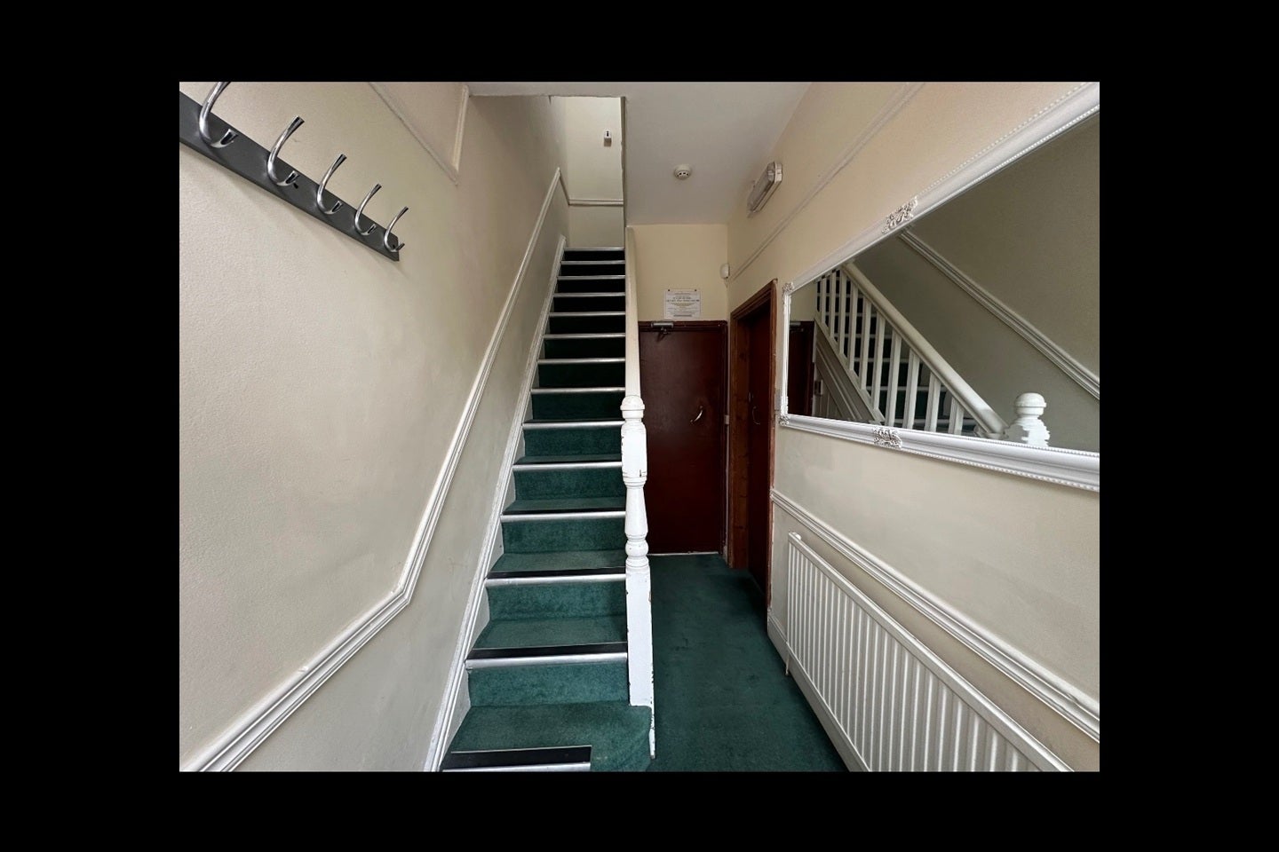 Room Hathersage Road in Manchester