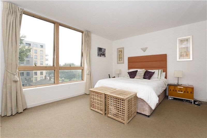 Flat Poole Street in Greater London