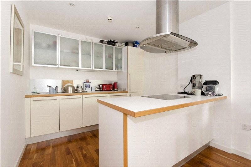 Flat Poole Street in Greater London