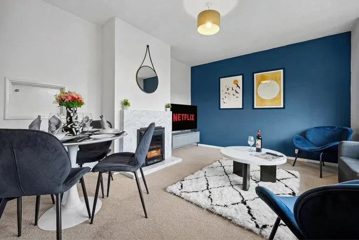 House Northcote Close in Guildford