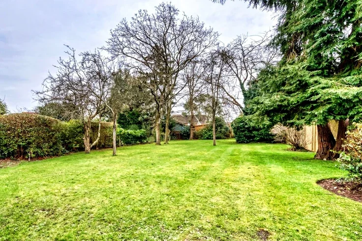 House Northcote Close in Guildford