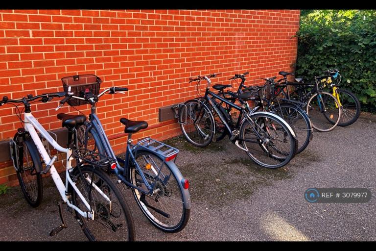 Flat Blackthorn Close in Cambridge