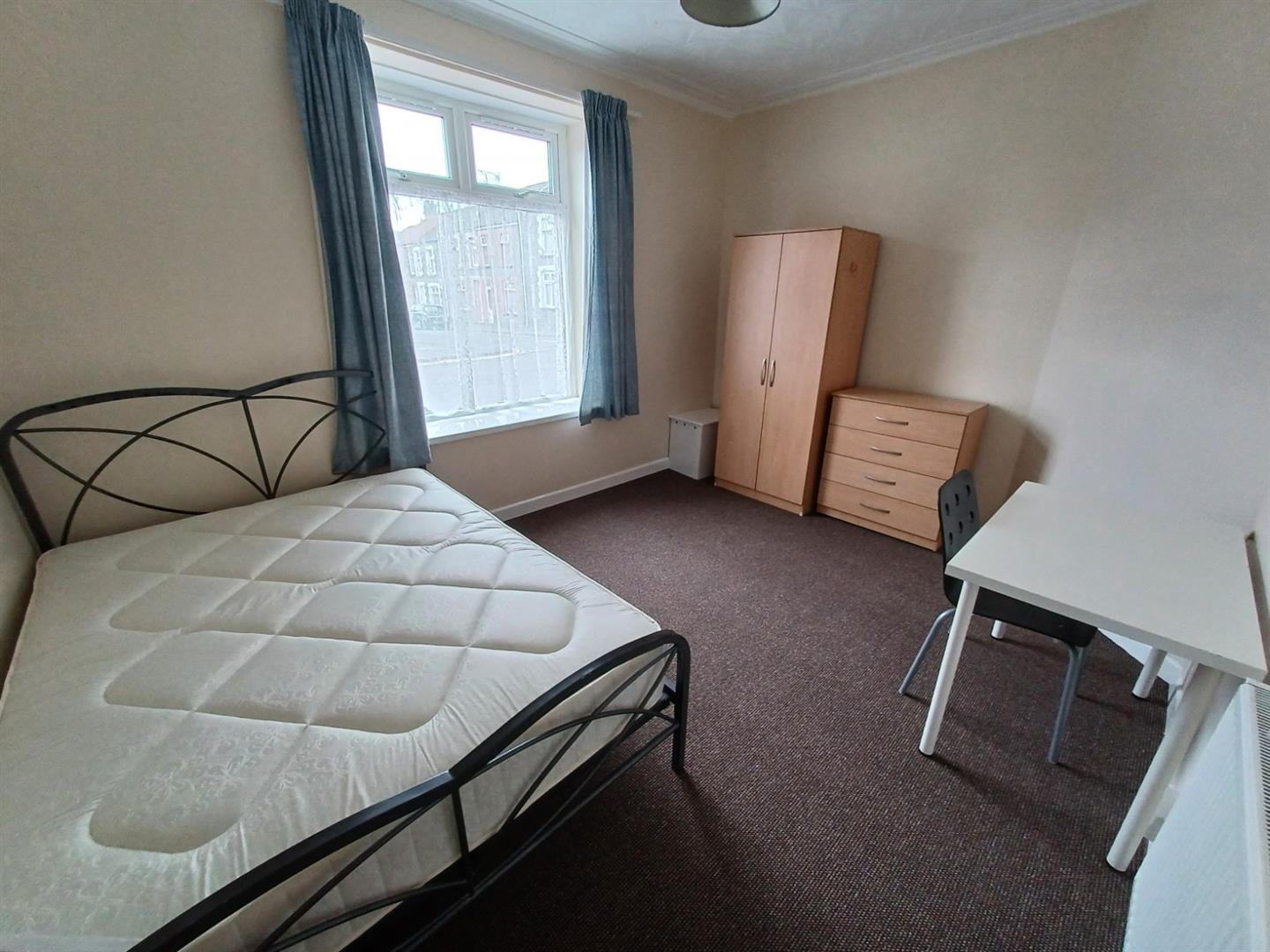 Flat Queen Street in Pontypridd