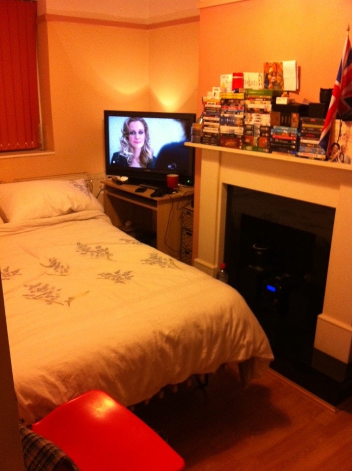Flat Longnor Road in Greater London