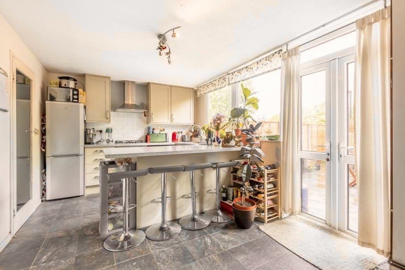 Room Wilmot Close in Greater London