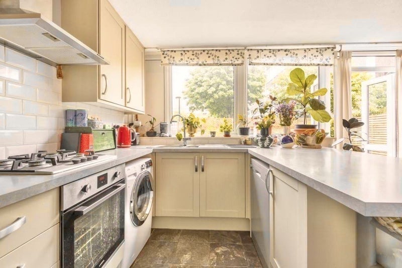 Room Wilmot Close in Greater London