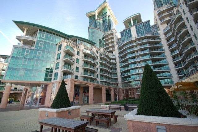 Flat Bridgefoot in Greater London
