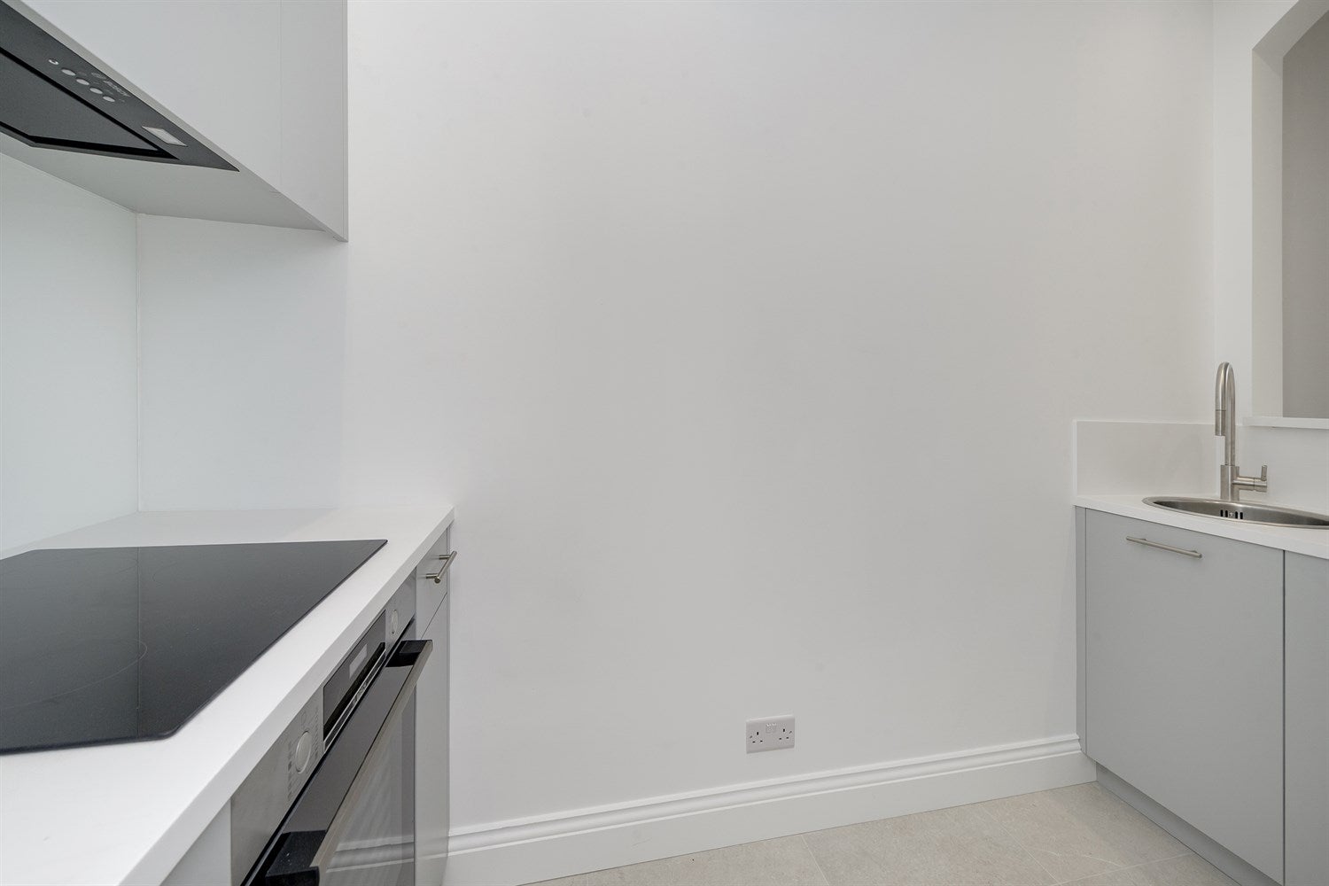 Flat Linden Gardens in Greater London