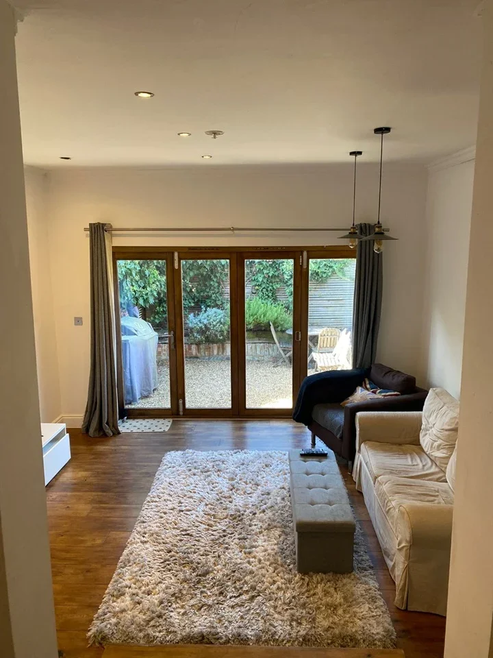 Flat Gassiot Road in Greater London