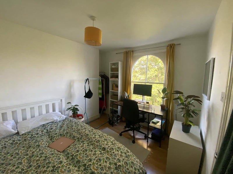 Room St. Paul's Road in Greater London