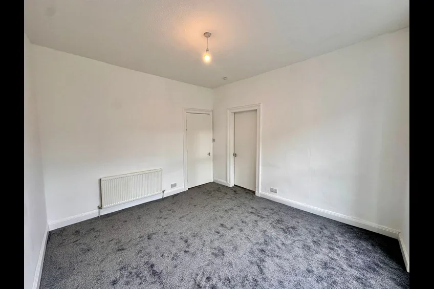 Flat Queen Street in Paisley