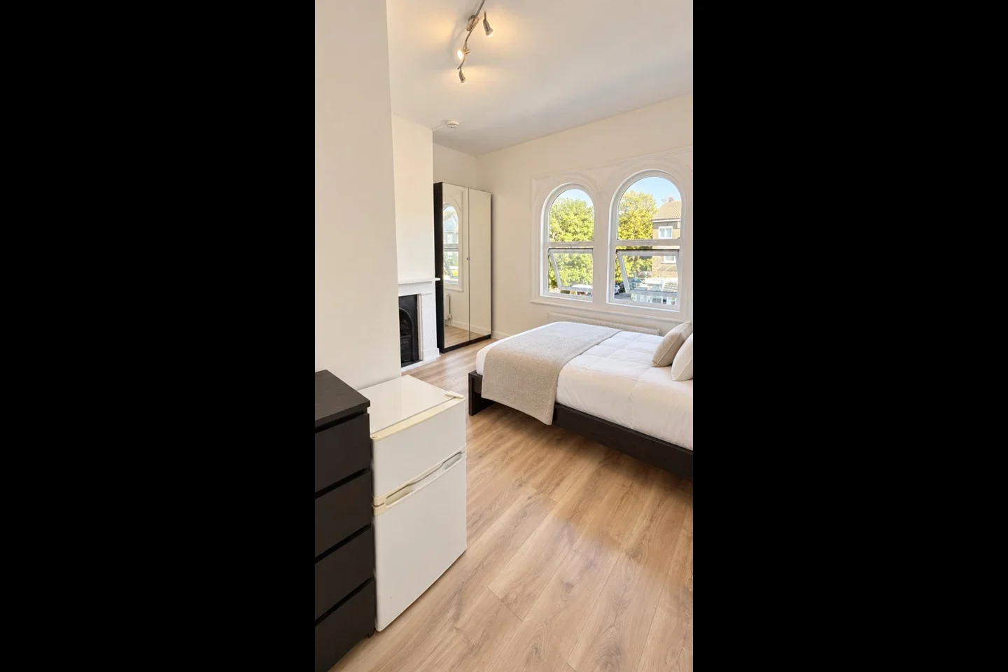 Room Burrage Road in Greater London