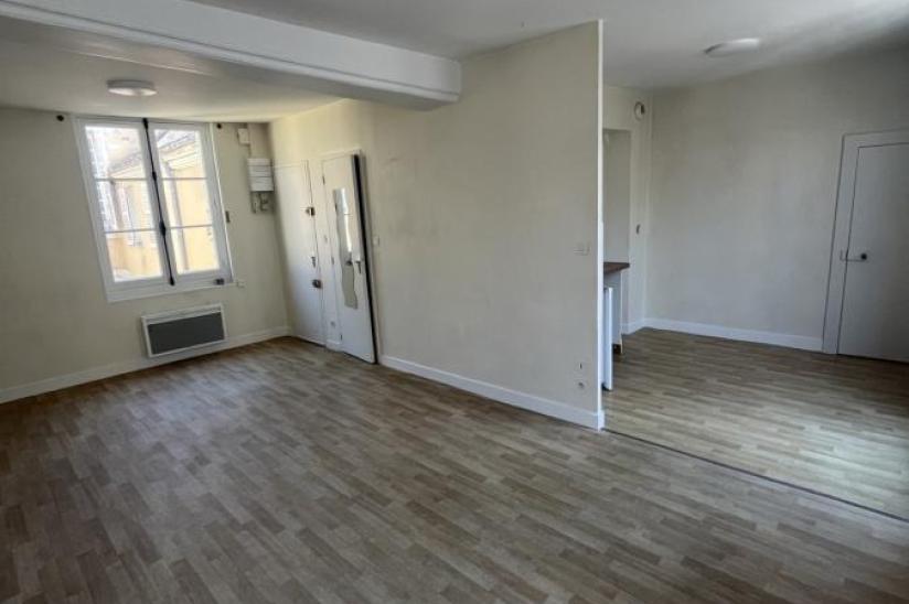 Appartement Rue Lionel Royer à Le Mans