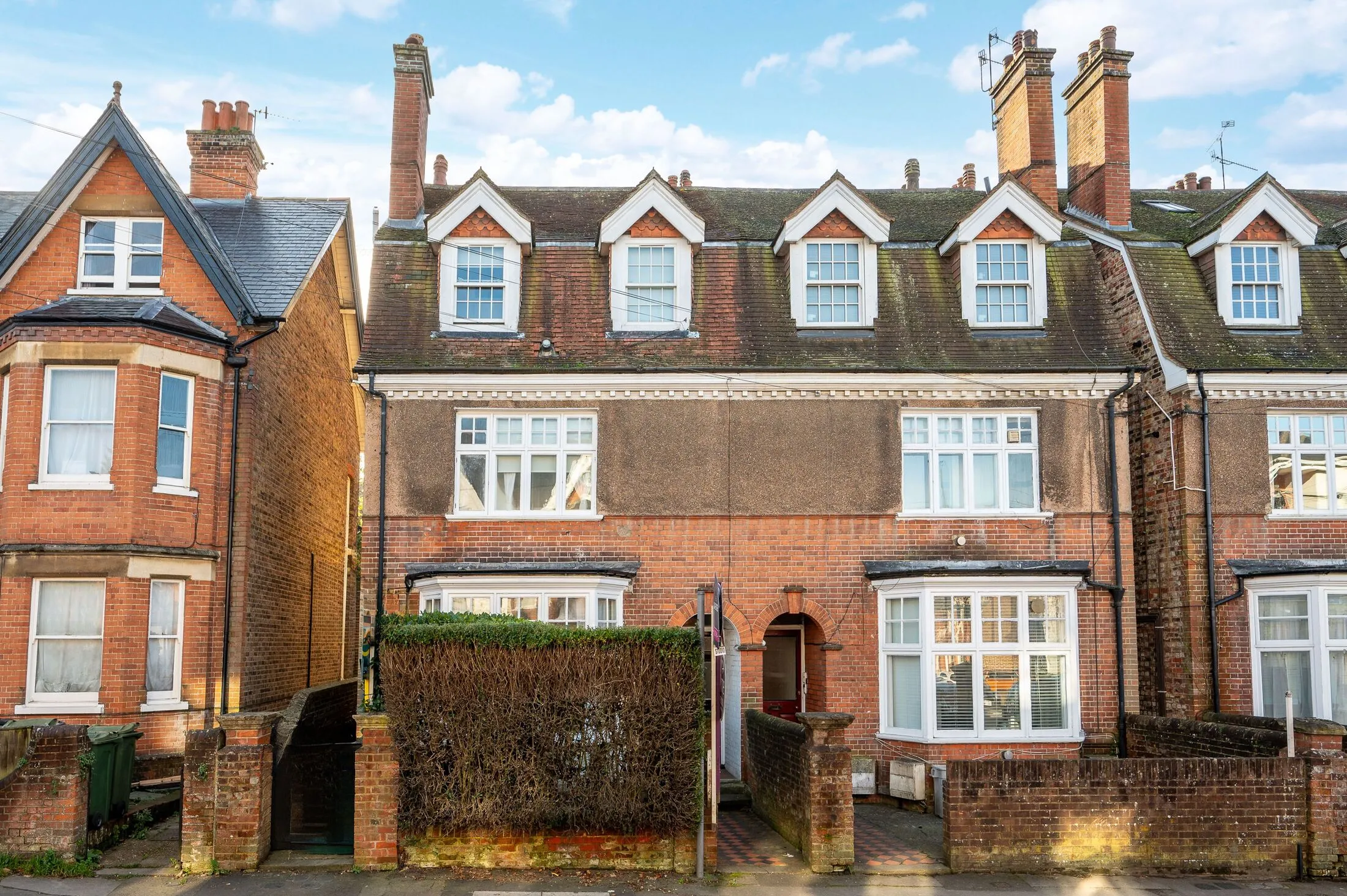 Flat York Road in Guildford