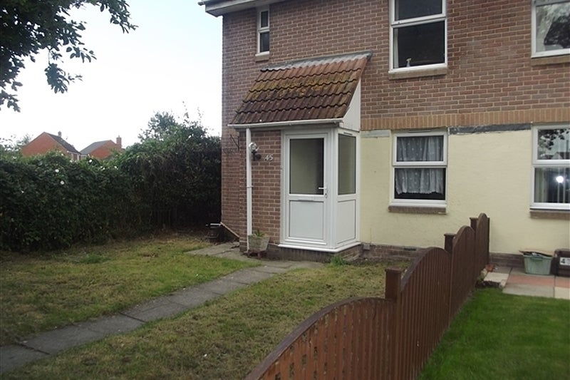 Flat Carlton Drive in Bridgwater