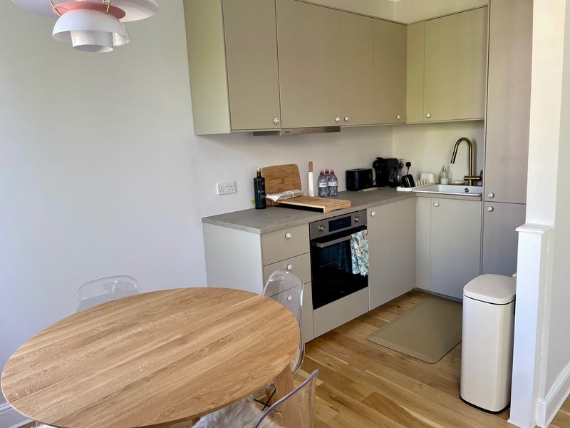 Room Kempsford Gardens in Greater London