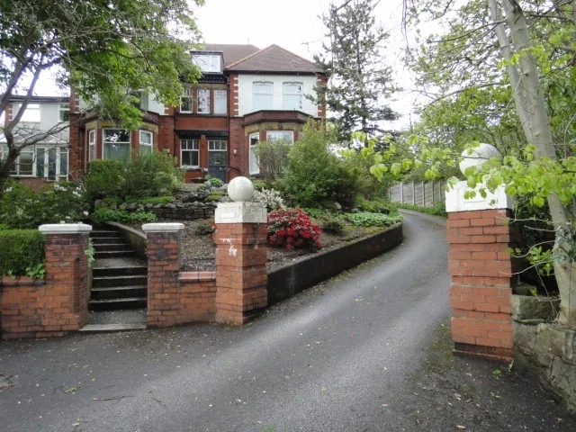 Flat Wellington Road in Oldham