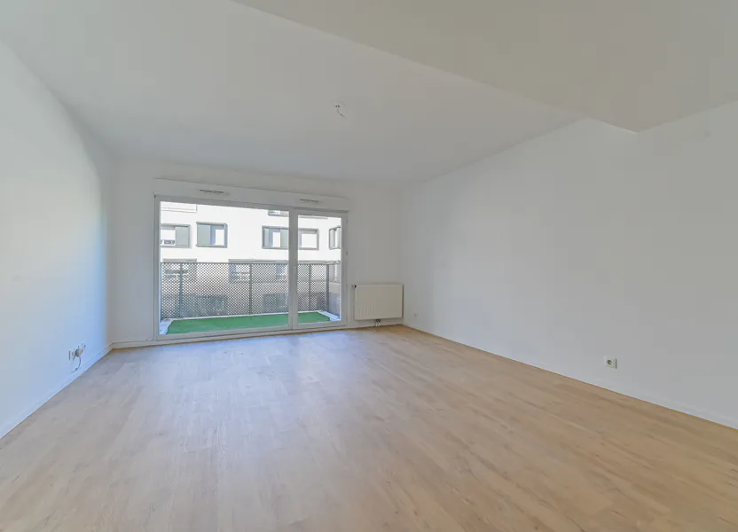 Flat Rue Averroes in Pantin