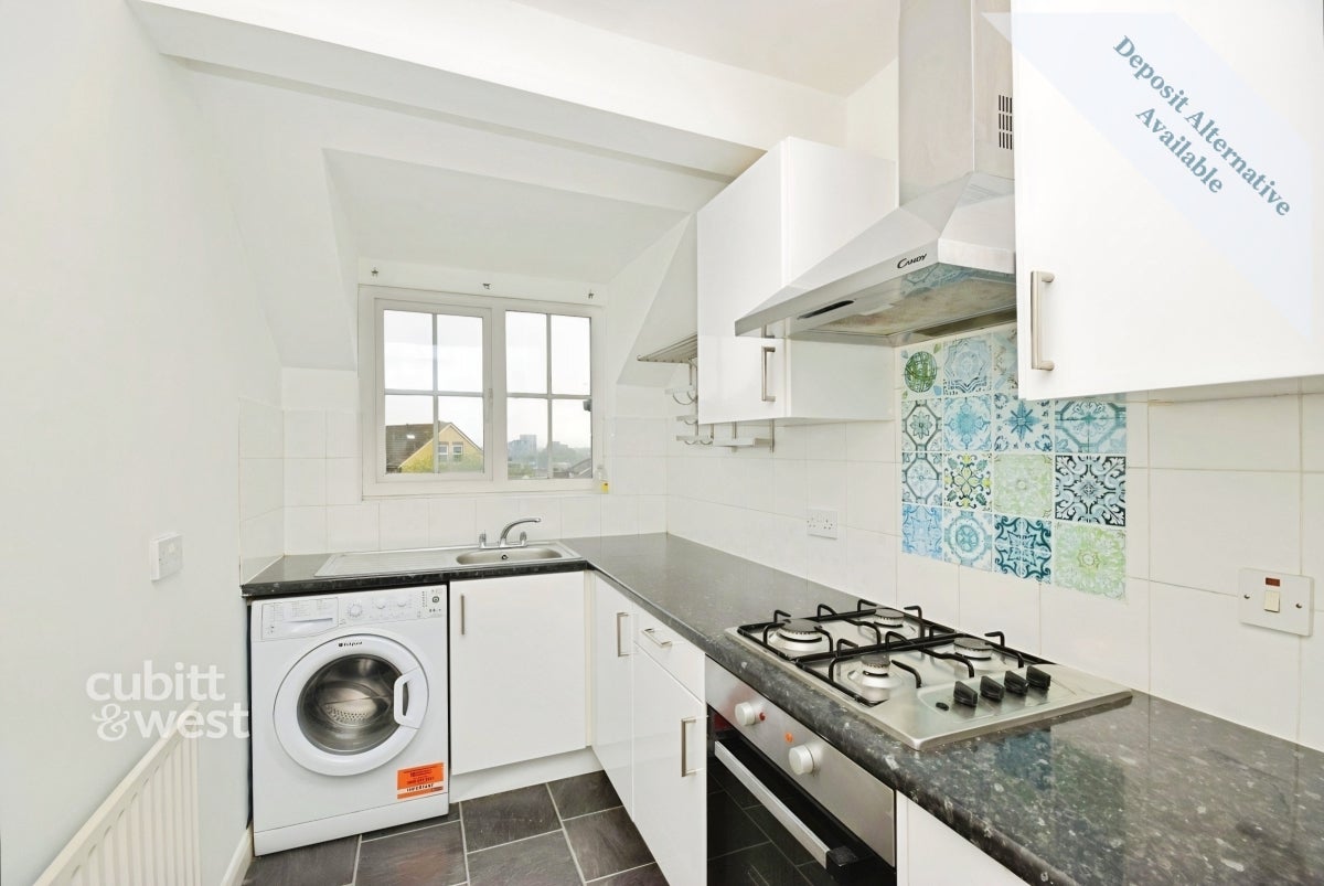 Flat Linkfield Lane in Reigate and Banstead