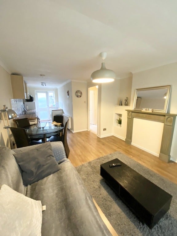 Flat Magdalene Gardens in City of Edinburgh