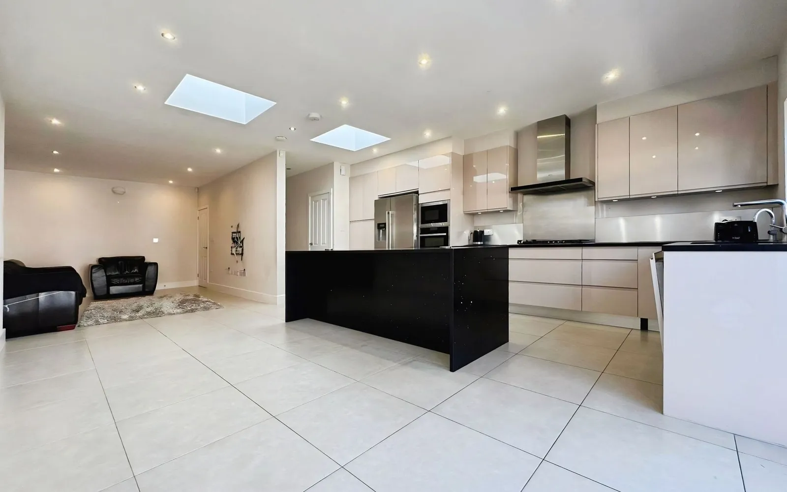House Streatfield Road in Greater London