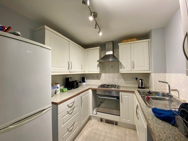 Flat Stuchbury Close in Fairford Leys