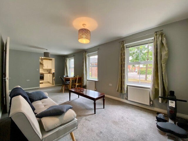 Flat Stuchbury Close in Fairford Leys