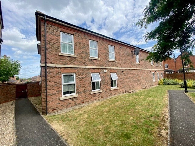 Flat Stuchbury Close in Fairford Leys