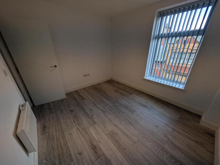 Flat Crompton Street in Bury