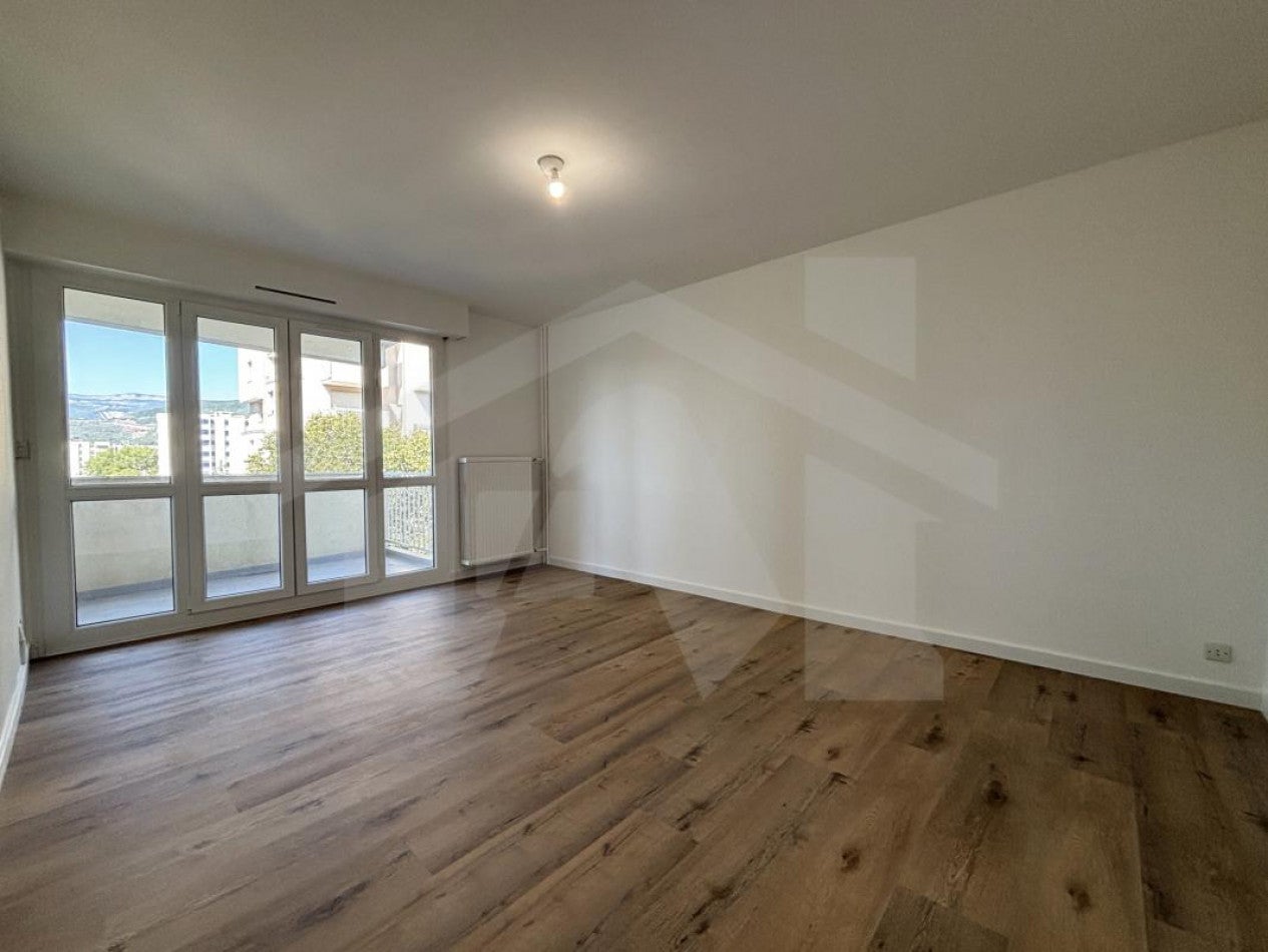 Flat Chemin de la Taillat in Meylan