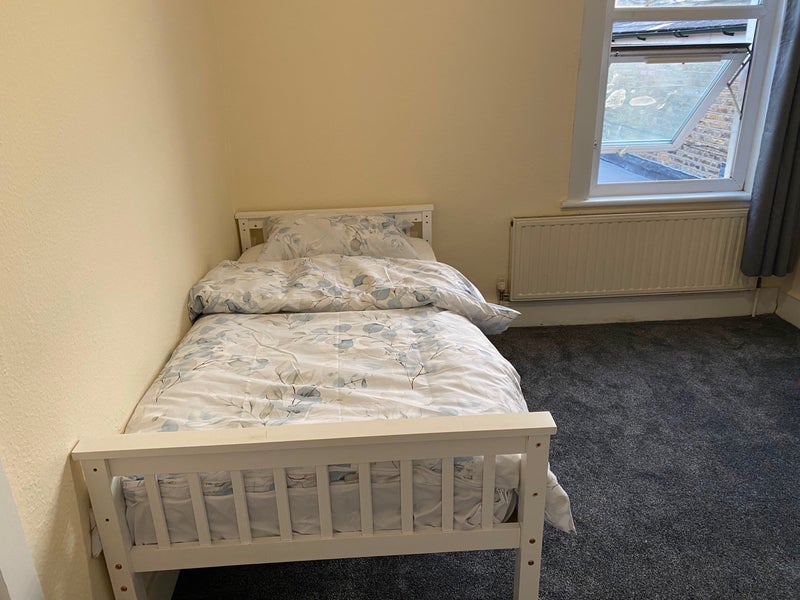Room Harold Road in Greater London