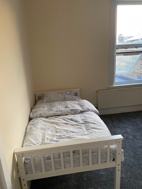 Room Harold Road in Greater London