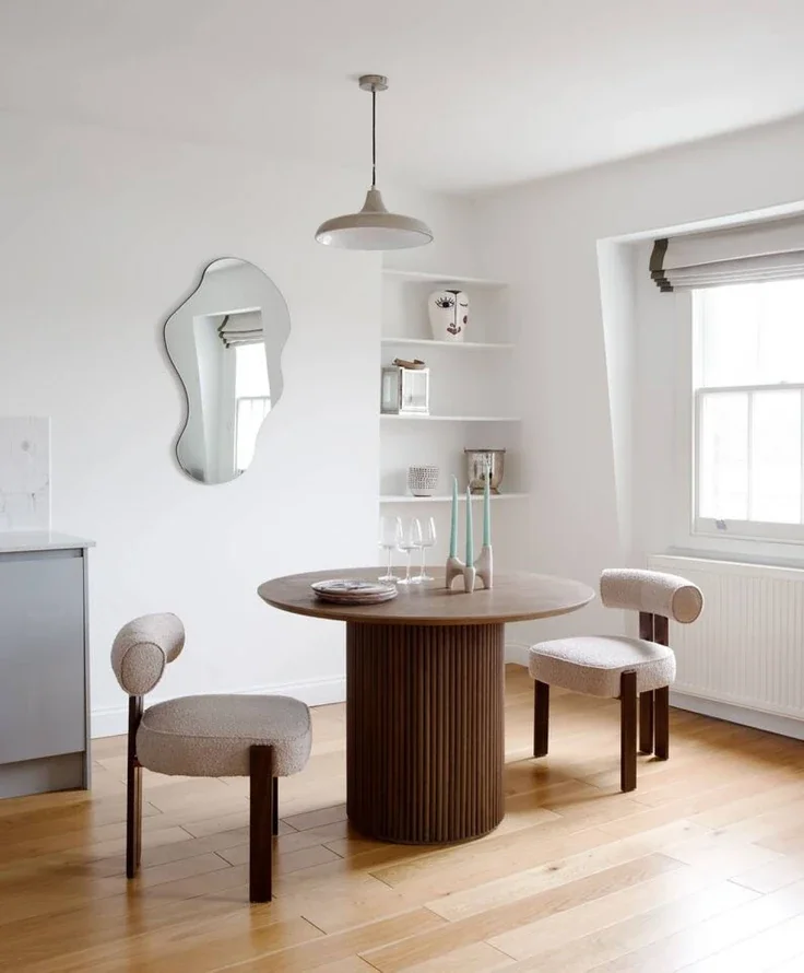 Flat Henniker Mews in Greater London