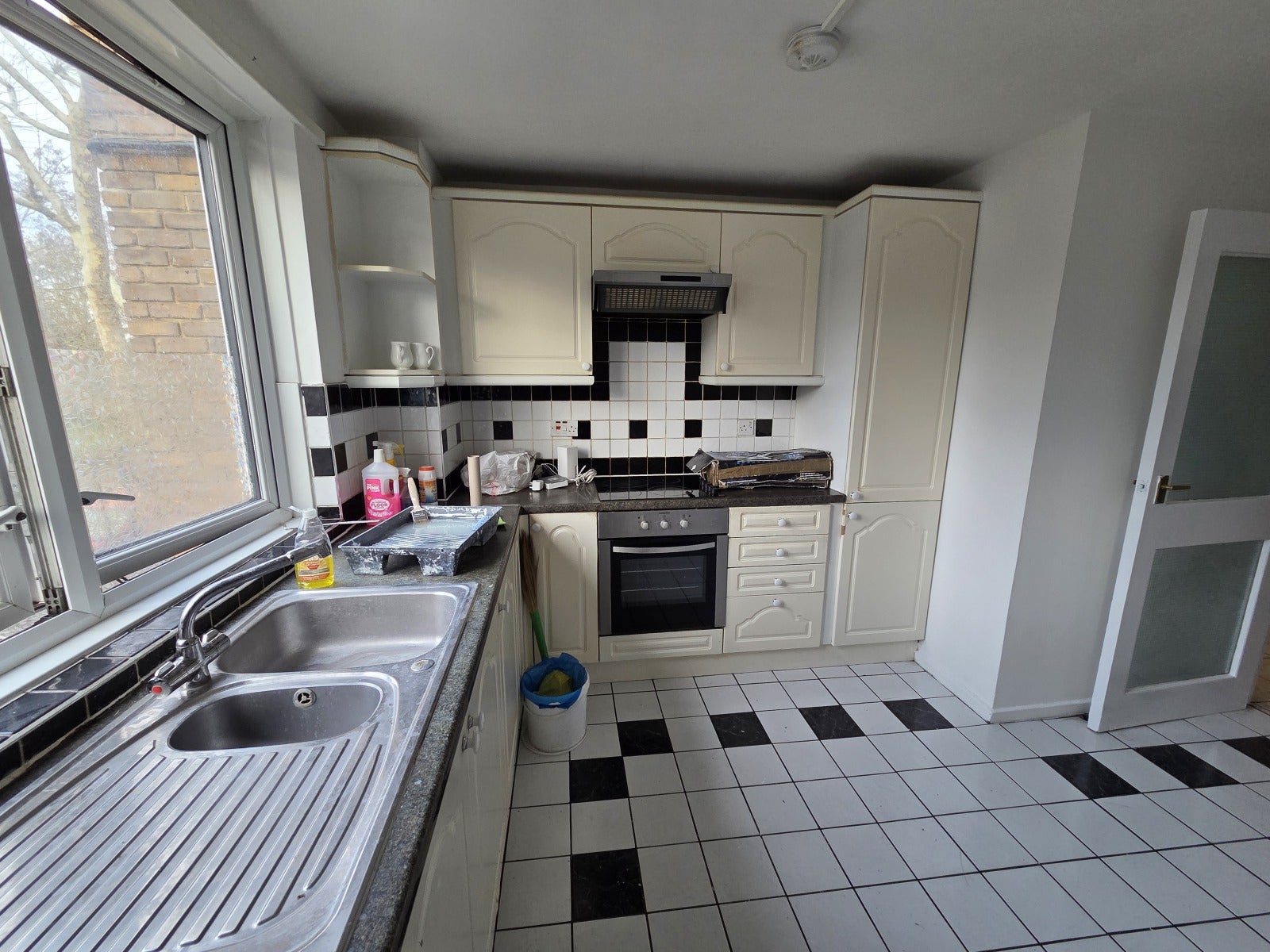 Flat Campbell Road in Greater London