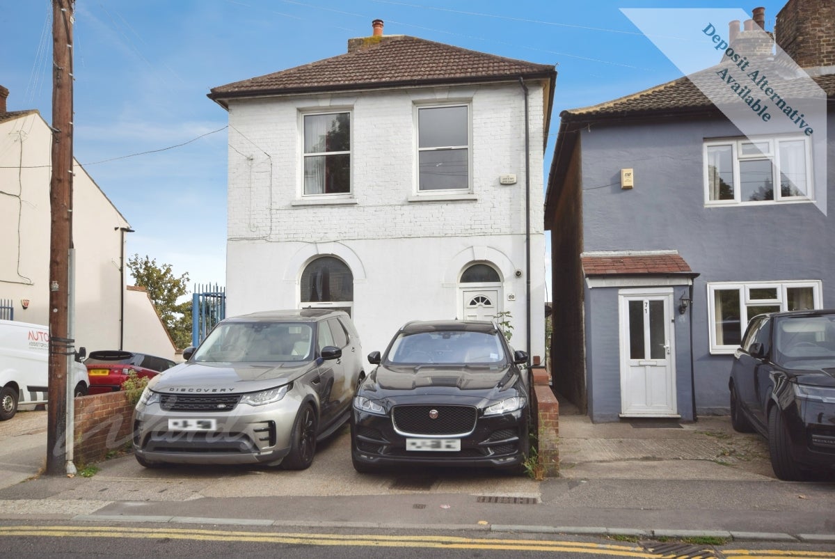 Flat Cuxton Road in Strood