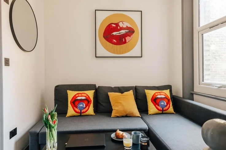 Flat Earl's Court Road in Greater London