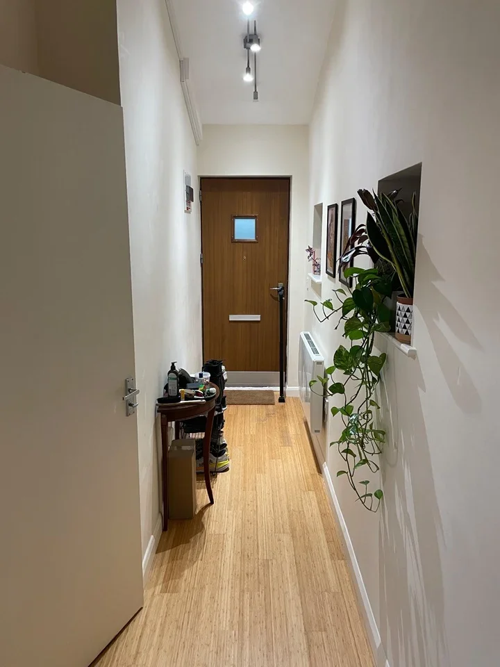 Flat Waterson Street in Greater London